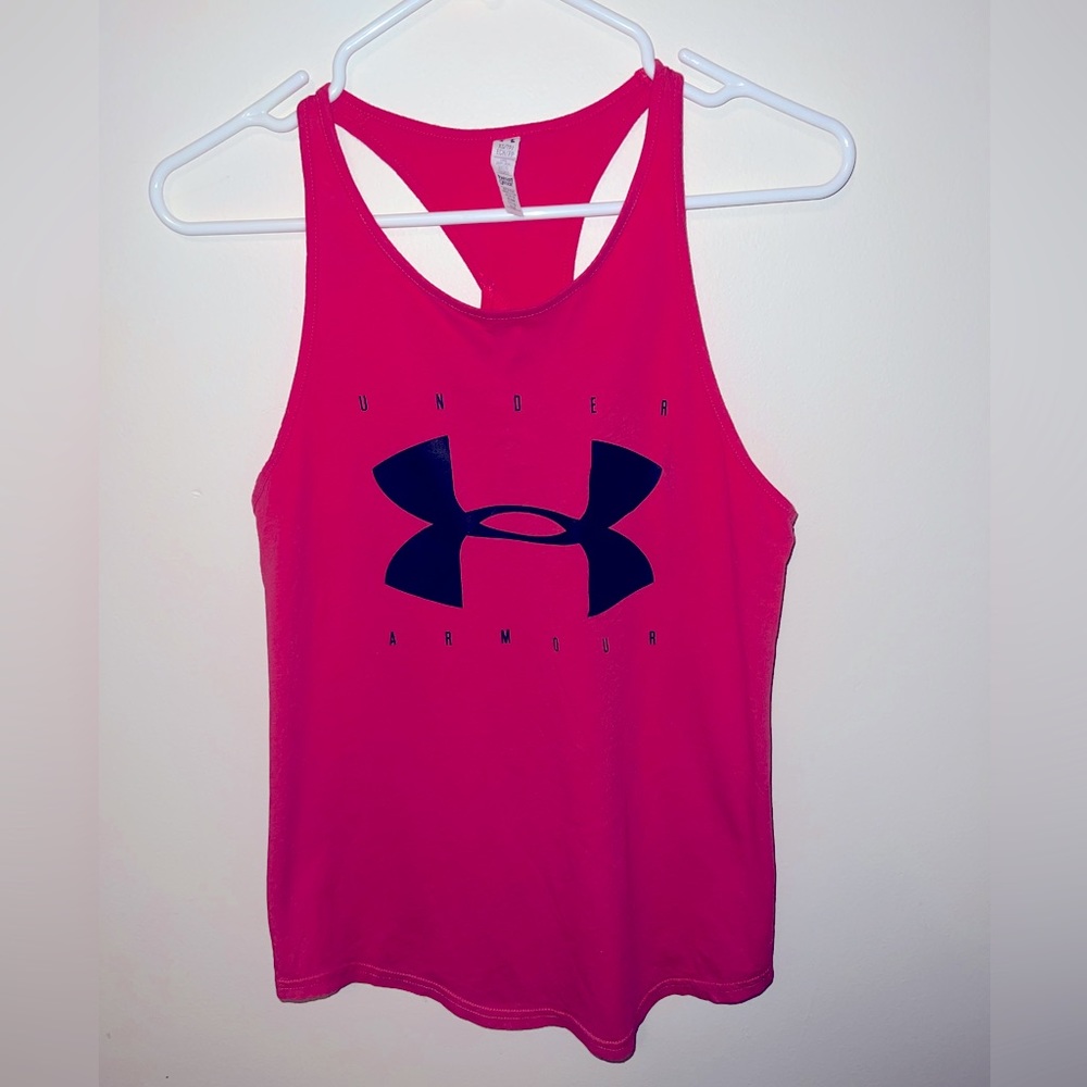 Under armor size XS but does fit like a small